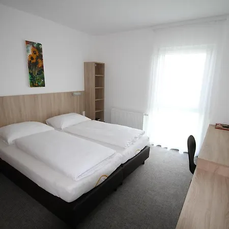 Bernstein-motel 2*